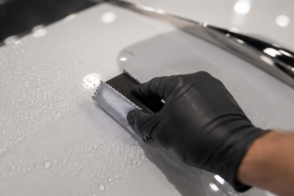 Aanbrengen van boot keramische coating